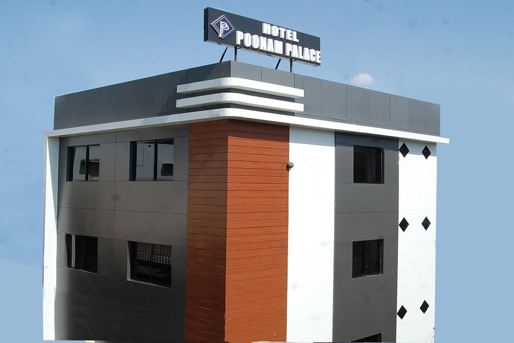 Hotel Poonam Palace Ujjain Exterior foto
